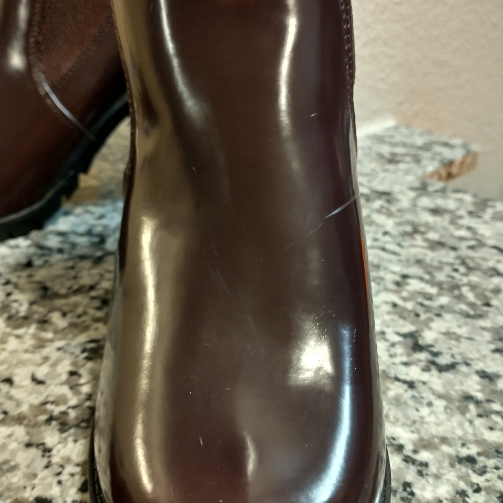 Breckelle's Brown Burgundy Chunky Heel Ankle Boot Elastic Shiney 7 1/2 FLAWS - Picture 8 of 15